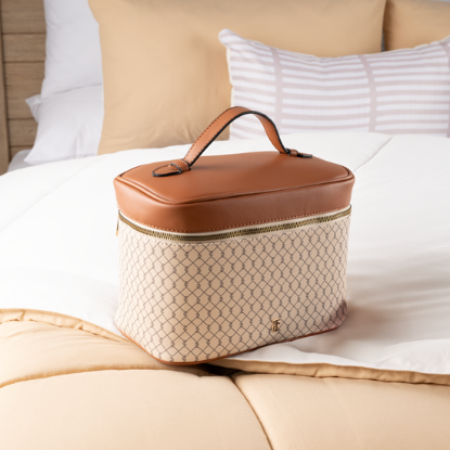 Show details for Natasha Vanity Bag Picture of Natasha Vanity Bag